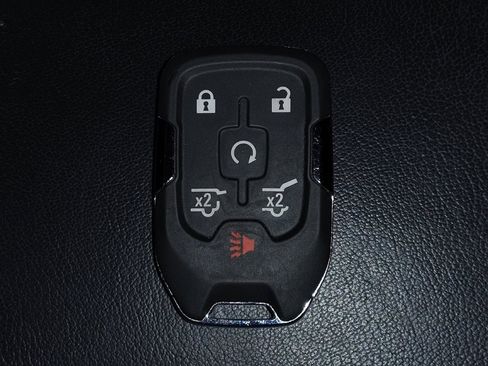 Used 2018 GMC Yukon Denali w/ Denali Ultimate Package image 32