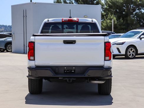 Used 2024 Chevrolet Colorado Z71 w/ Z71 Convenience Package 2 AWD/4WD image 3