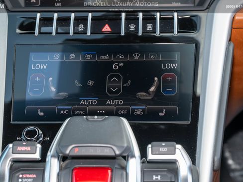 Used 2019 Lamborghini Urus AWD/4WD image 29