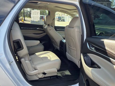 Used 2019 Buick Enclave Essence AWD/4WD image 25