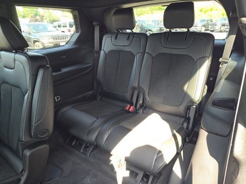 Used 2025 Jeep Grand Cherokee L Laredo AWD/4WD image 27