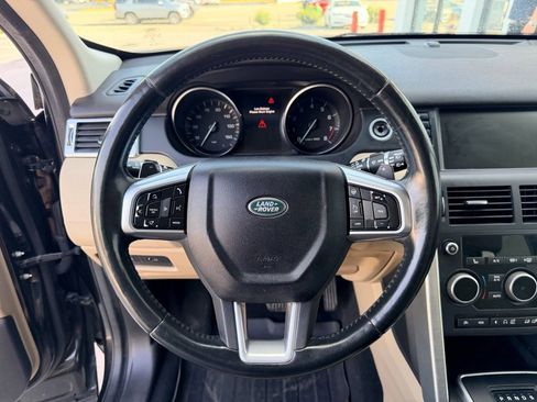 Used 2016 Land Rover Discovery Sport HSE image 17