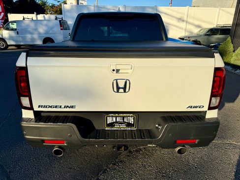 Used 2023 Honda Ridgeline Black Edition image 4