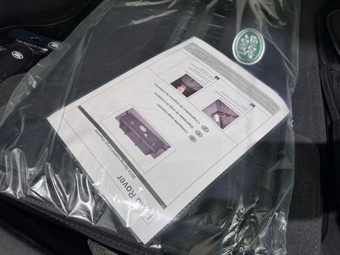 Used 2019 Land Rover Range Rover Velar R-Dynamic SE image 40