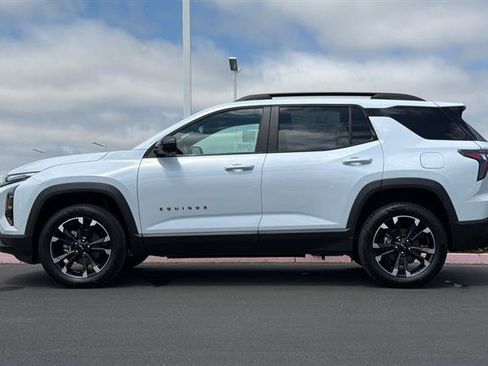 New 2026 Chevrolet Equinox RS w/ Convenience Package III AWD/4WD image 7