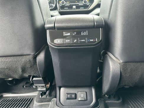 Used 2020 Toyota Highlander Limited FWD image 22