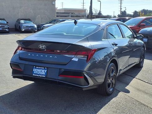 New 2026 Hyundai Elantra SEL Sport image 4