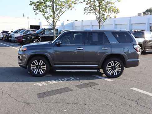Used 2016 Toyota 4Runner SR5 AWD/4WD image 7