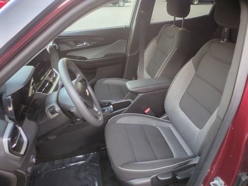 Used 2025 Chevrolet TrailBlazer LT FWD image 13