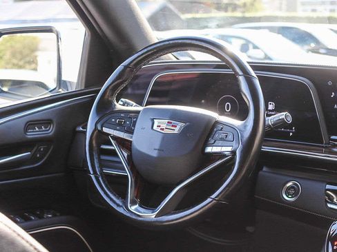 Used 2022 Cadillac Escalade ESV Luxury image 15