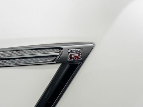 Used 2009 Nissan GT-R Premium image 27
