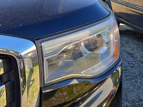 Used 2017 GMC Acadia SLT w/ LPO, Floor Liner Package AWD/4WD image 8