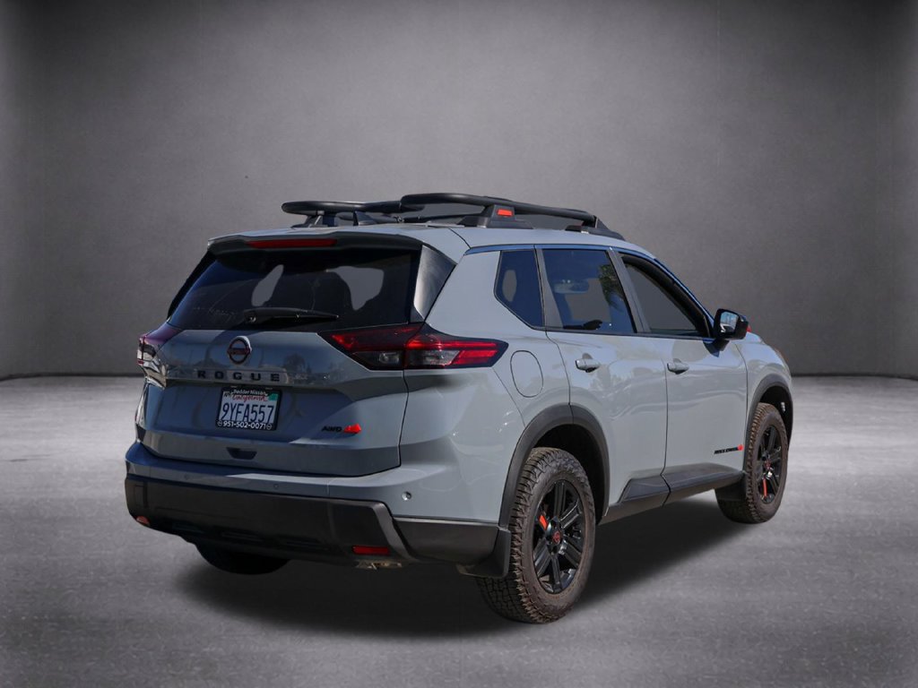 Used 2026 Nissan Rogue SV AWD/4WD image 4