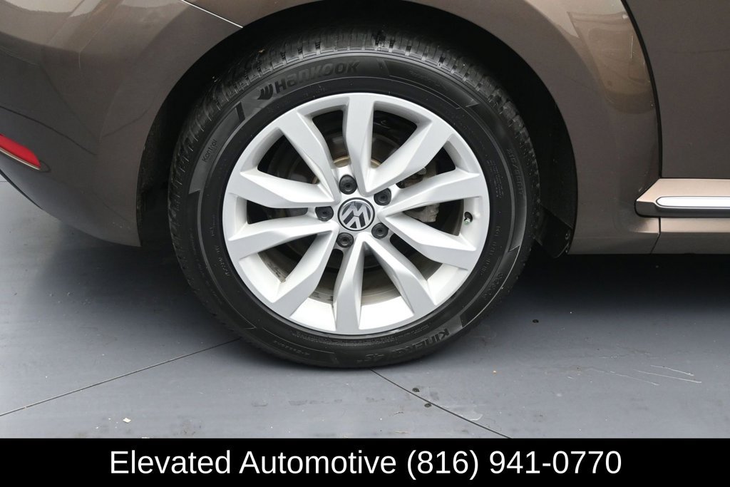 Used 2015 Volkswagen Beetle TDI FWD image 5