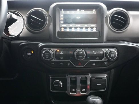 Used 2021 Jeep Wrangler Sport S image 13