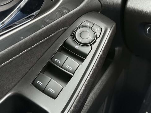 Certified 2023 Chevrolet Traverse LT image 16