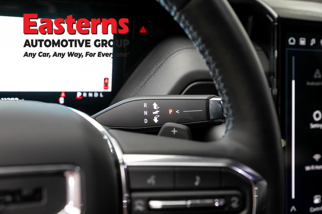 Used 2025 GMC Yukon Denali AWD/4WD image 14