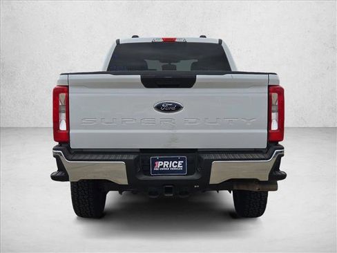 Used 2025 Ford F250 XLT image 6