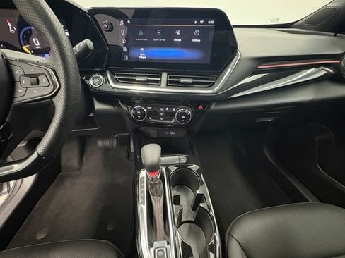 Used 2025 Chevrolet Trax RS w/ Driver Confidence Package FWD image 27