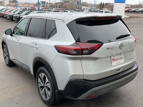 Used 2022 Nissan Rogue SV image 7