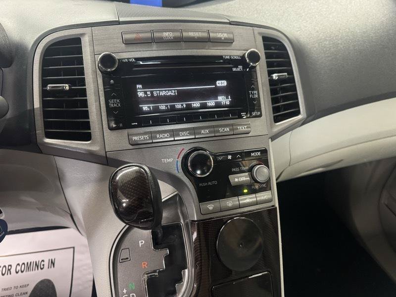 Used 2010 Toyota Venza AWD image 16