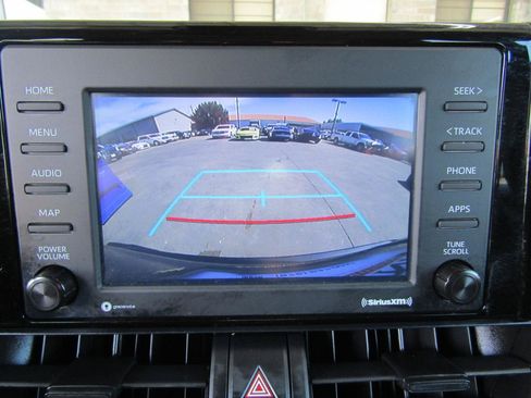 Used 2021 Toyota RAV4 XLE w/ Convenience Package AWD/4WD image 18