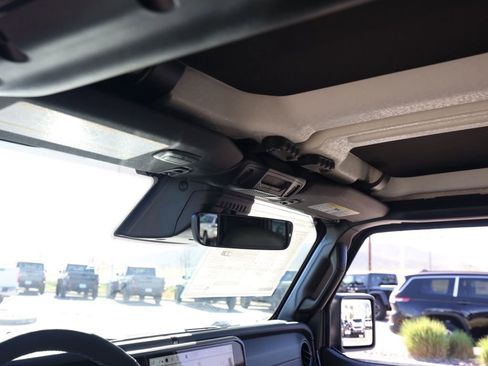 New 2026 Jeep Gladiator Mojave image 13