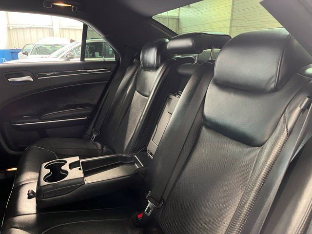 Used 2013 Chrysler 300 C RWD image 19
