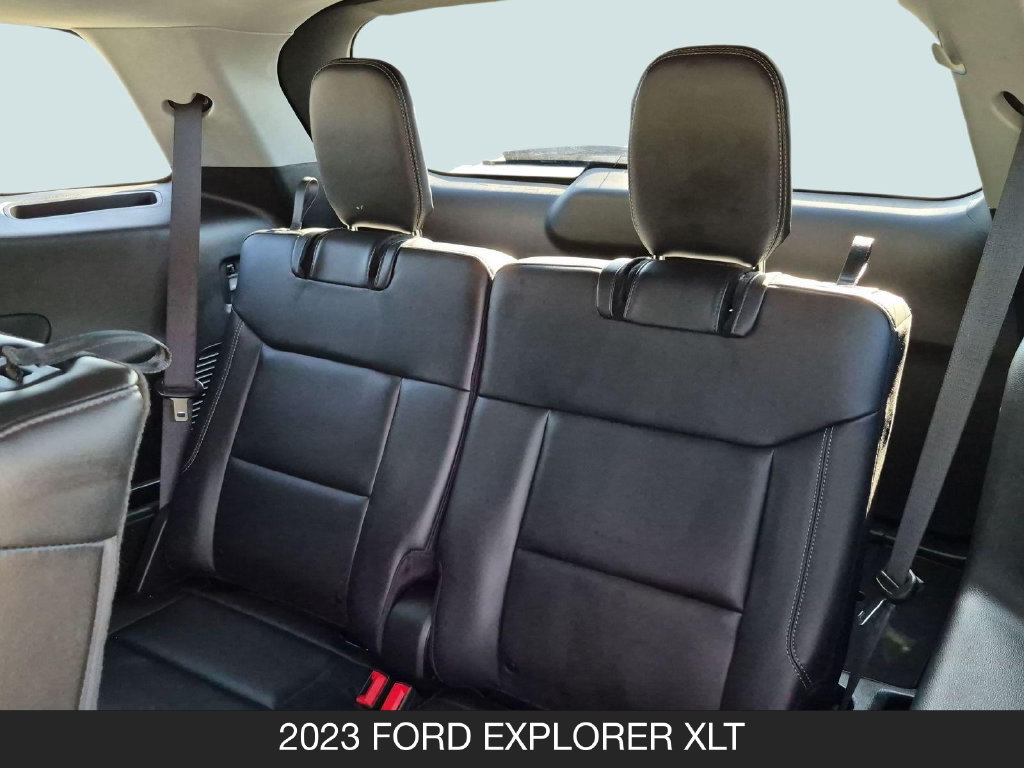 Used 2023 Ford Explorer XLT w/ Equipment Group 202A RWD image 26