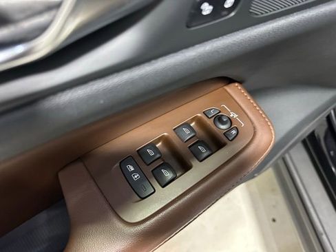 Used 2023 Volvo V60 B5 Cross Country Plus image 26