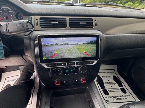 Used 2010 Chevrolet Avalanche LT w/ Suspension Package, Off-Road image 12