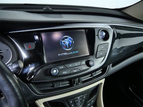 Used 2018 Buick Envision Premium image 19
