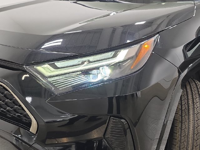 Used 2023 Toyota RAV4 SE w/ Weather & Moonroof Package AWD/4WD image 28