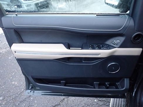 Used 2023 Ford Expedition Max Limited image 22