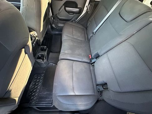 Used 2020 Jeep Wrangler Unlimited Sport S image 16