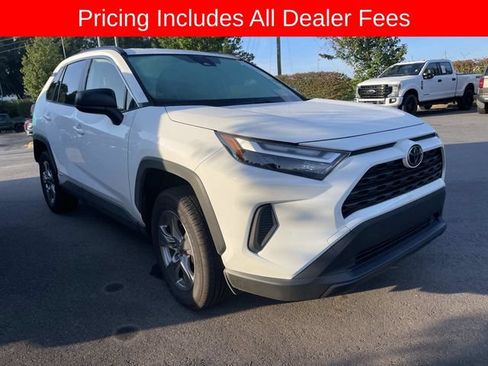 Used 2025 Toyota RAV4 LE AWD/4WD image 12