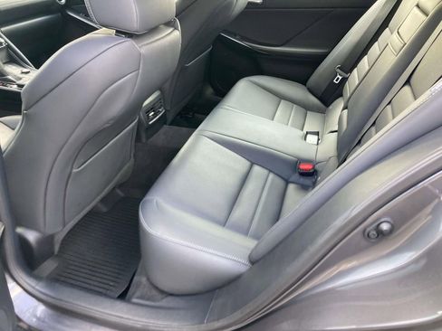 Used 2022 Lexus IS 350 F Sport RWD image 9