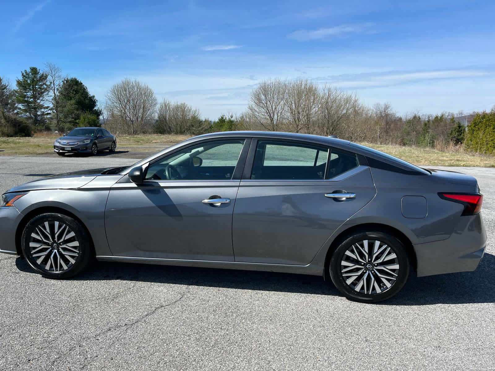 Used 2024 Nissan Altima 2.5 SV FWD image 6