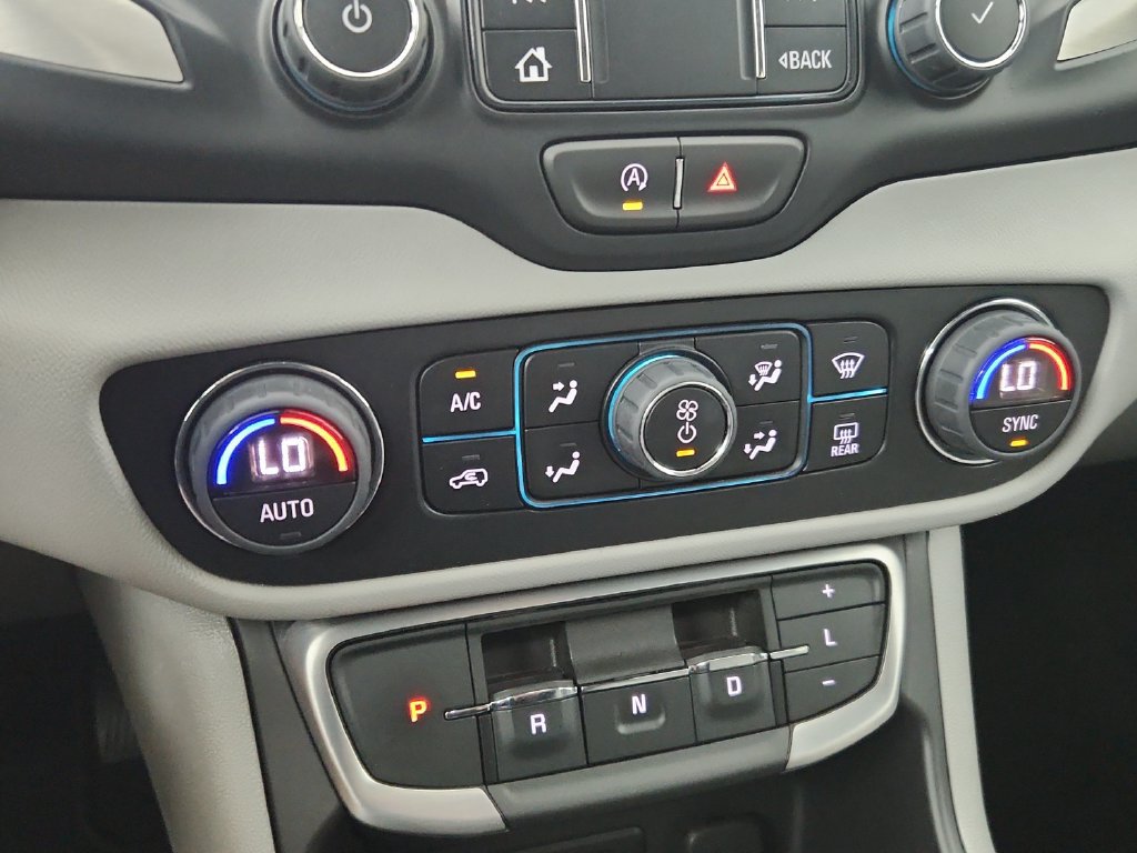 Used 2024 GMC Terrain SLT FWD image 28