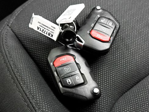 Used 2022 Jeep Wrangler Unlimited Sport AWD/4WD image 35