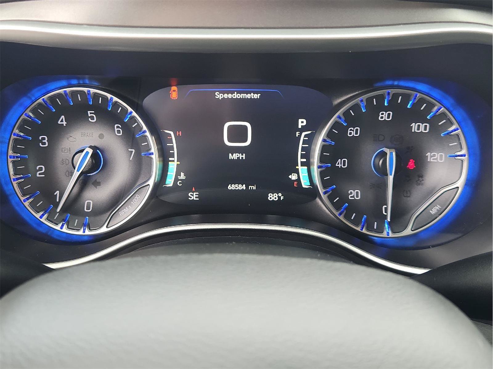 Used 2024 Chrysler Pacifica Touring-L FWD image 16