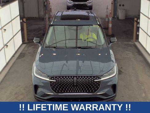 Used 2026 Lincoln Aviator Reserve AWD/4WD image 2