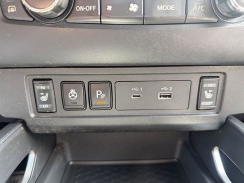 Used 2023 Nissan Frontier SV w/ SV Convenience Package AWD/4WD image 16