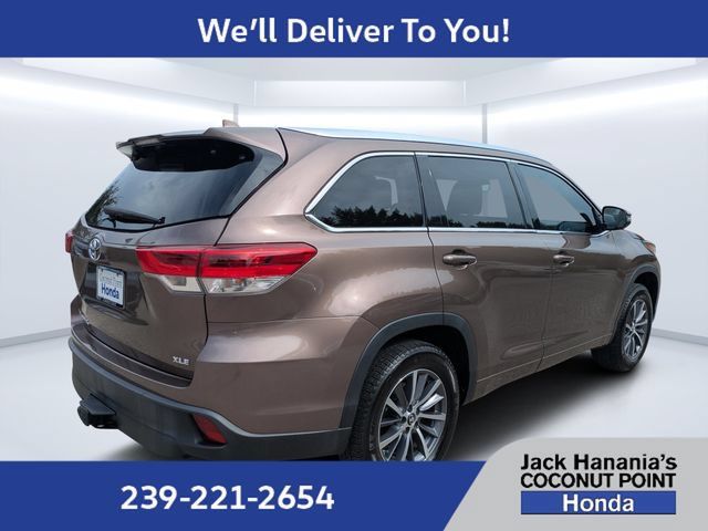 Used 2018 Toyota Highlander XLE FWD image 4