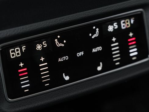 Certified 2023 Audi e-tron Premium Plus w/ Premium Plus Package image 27