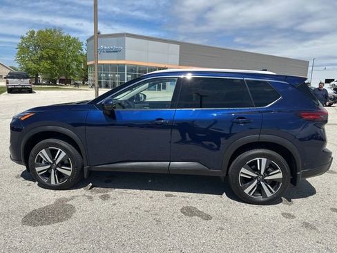Used 2025 Nissan Rogue SL w/ Tech Package AWD/4WD image 6