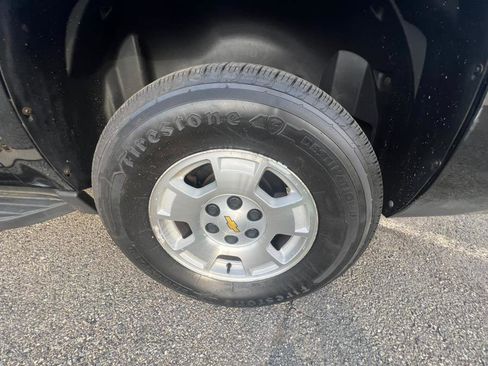Used 2009 Chevrolet Suburban LT image 15