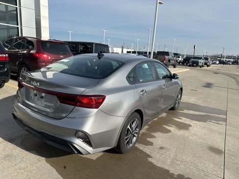 Used 2024 Kia Forte LXS image 7