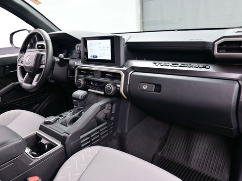 Used 2025 Toyota Tacoma SR5 image 15