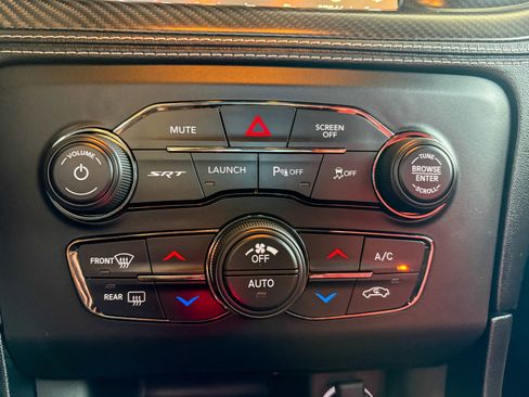 Used 2022 Dodge Charger SRT Hellcat w/ Carbon/Suede Interior Package image 40